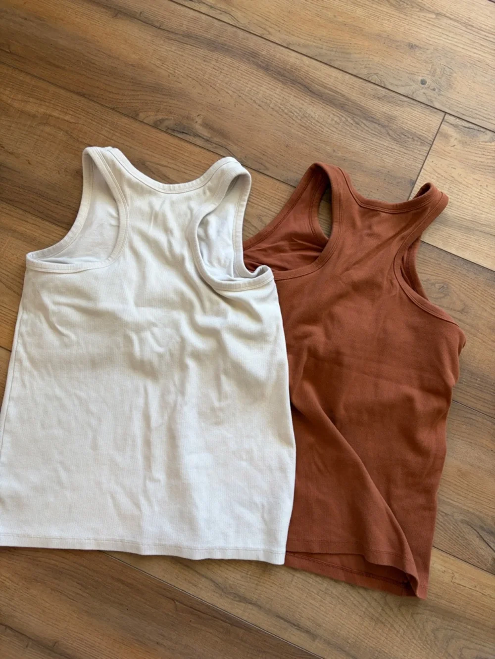 Bundle of Duluth Trading Co No Yank Racerback Tanks Shelf Bra - Rust & Cream - Picture 2 of 6